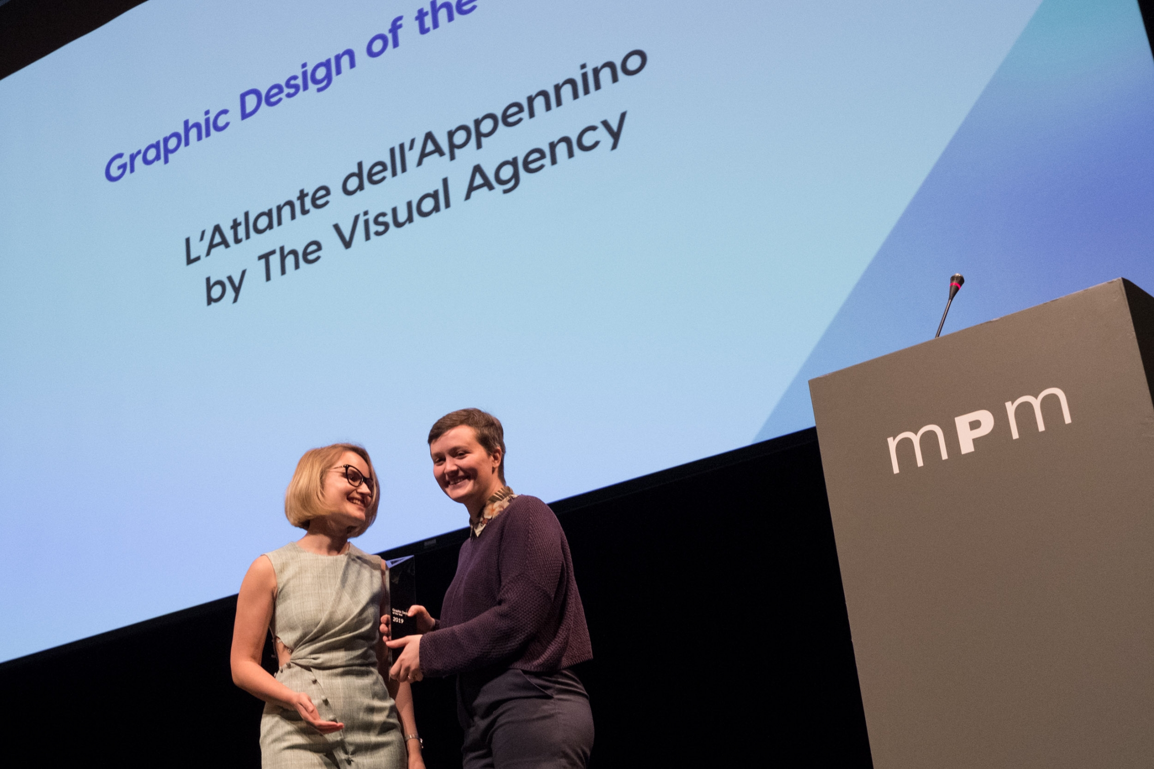 The Visual Agency's art director Benedetta Signaroldi collecting the Indigo Award