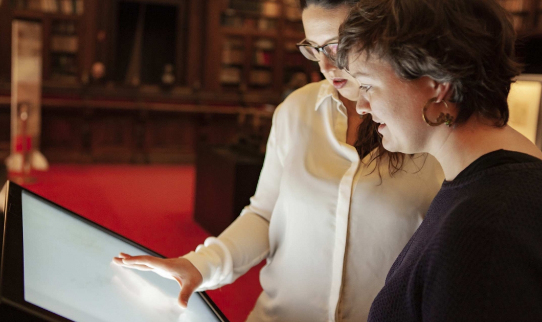 Sara Perozzi and Benedetta Signaroldi designing the Codex Atlanticus