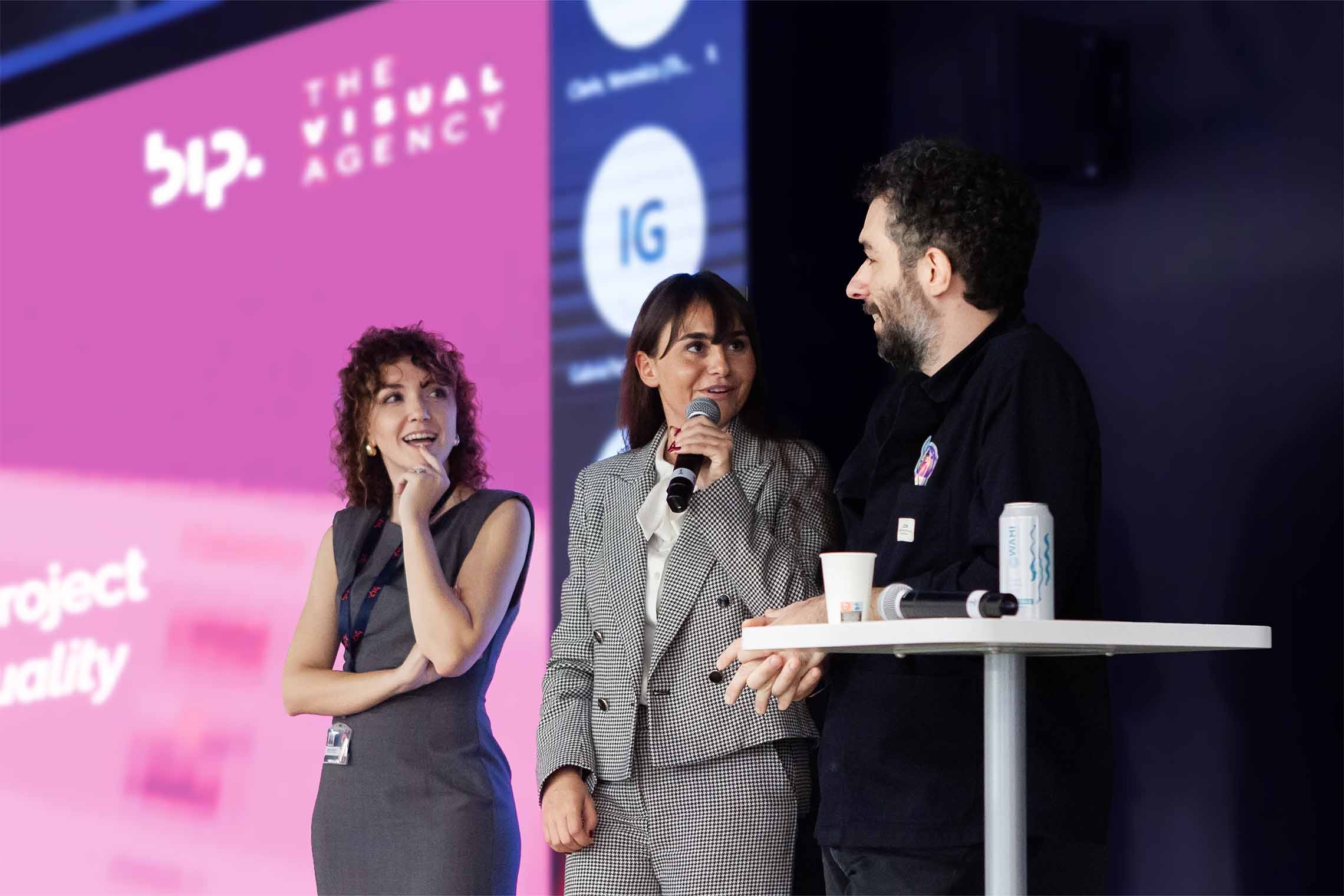 Alessia Pepe and Francesca Spina of Bip's Centre of Excellence Sustainability with Giulio Bertolotti of The Visual Agency during the Q&A of the event, Nimbo: video automation project that tells the story of air quality